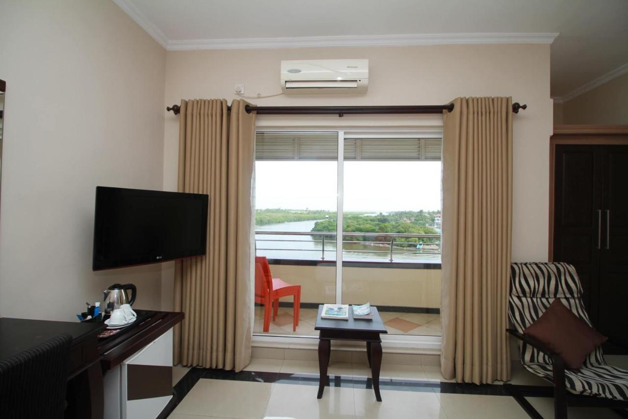 Oyo 317 Choy'S Waterfront Residence Negombo Eksteriør bilde